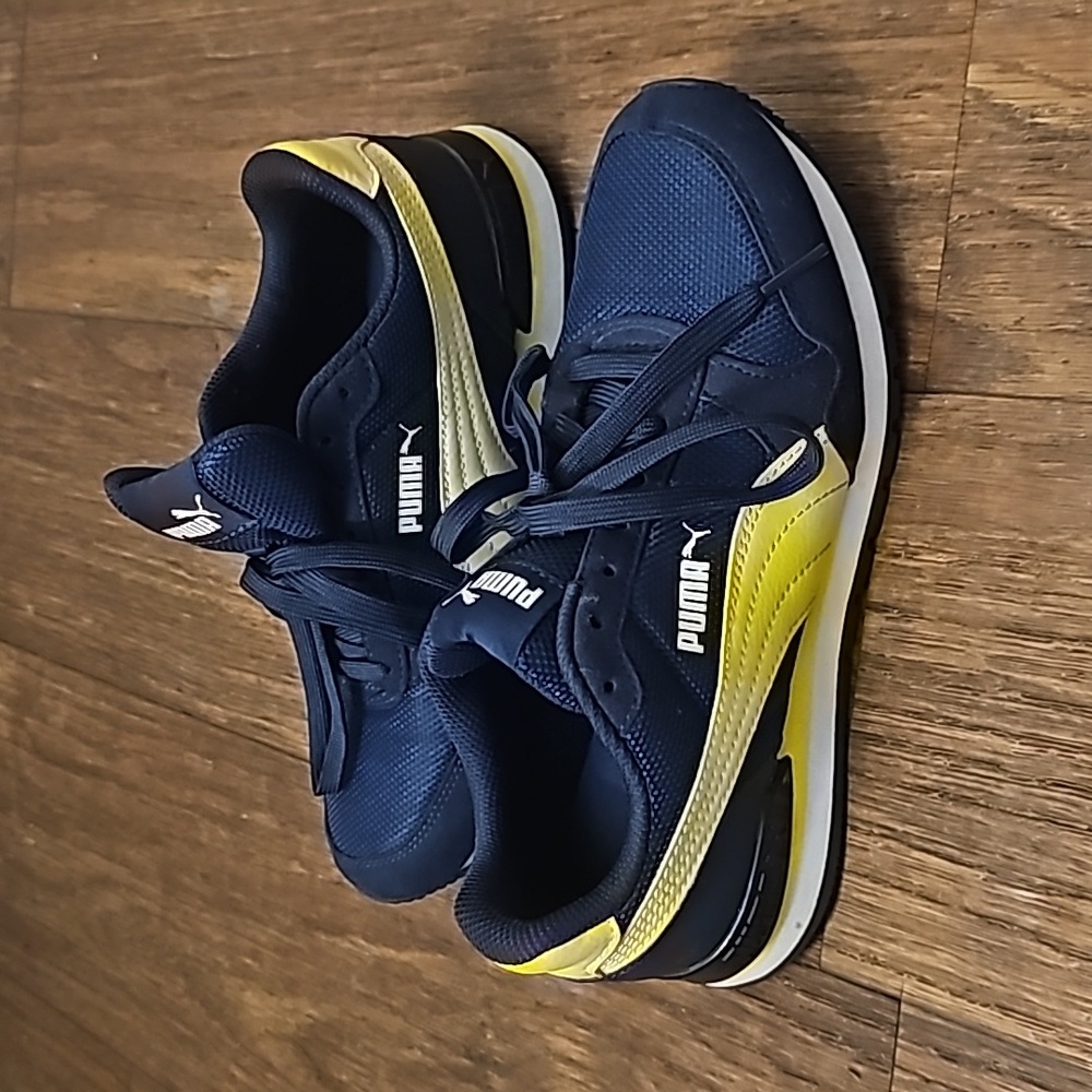 Puma sneakers 👟